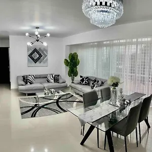 Hermoso Conjunto Residencial Con Piscina Santiago De Los Caballeros